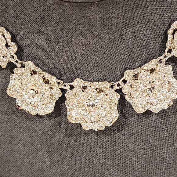 Brand New!! KATE SPADE New York: Rose Garden Silver|Cubic Zir| Crystal Necklace - Picture 6 of 7